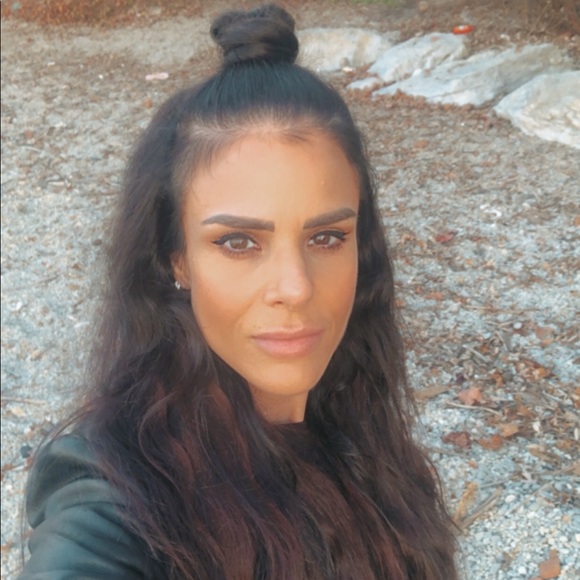 Meet your Posher, Amber - Picture 1 of 1